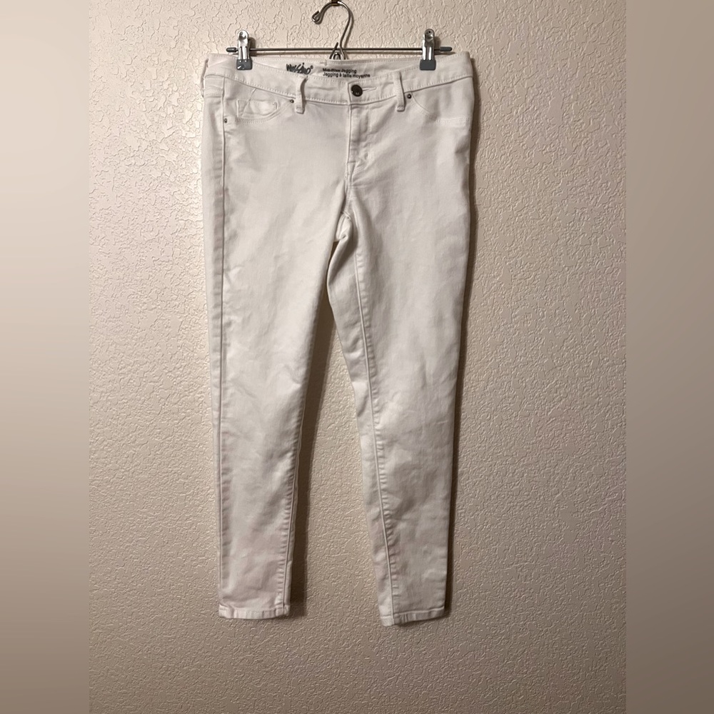 white Mossimo jeggings